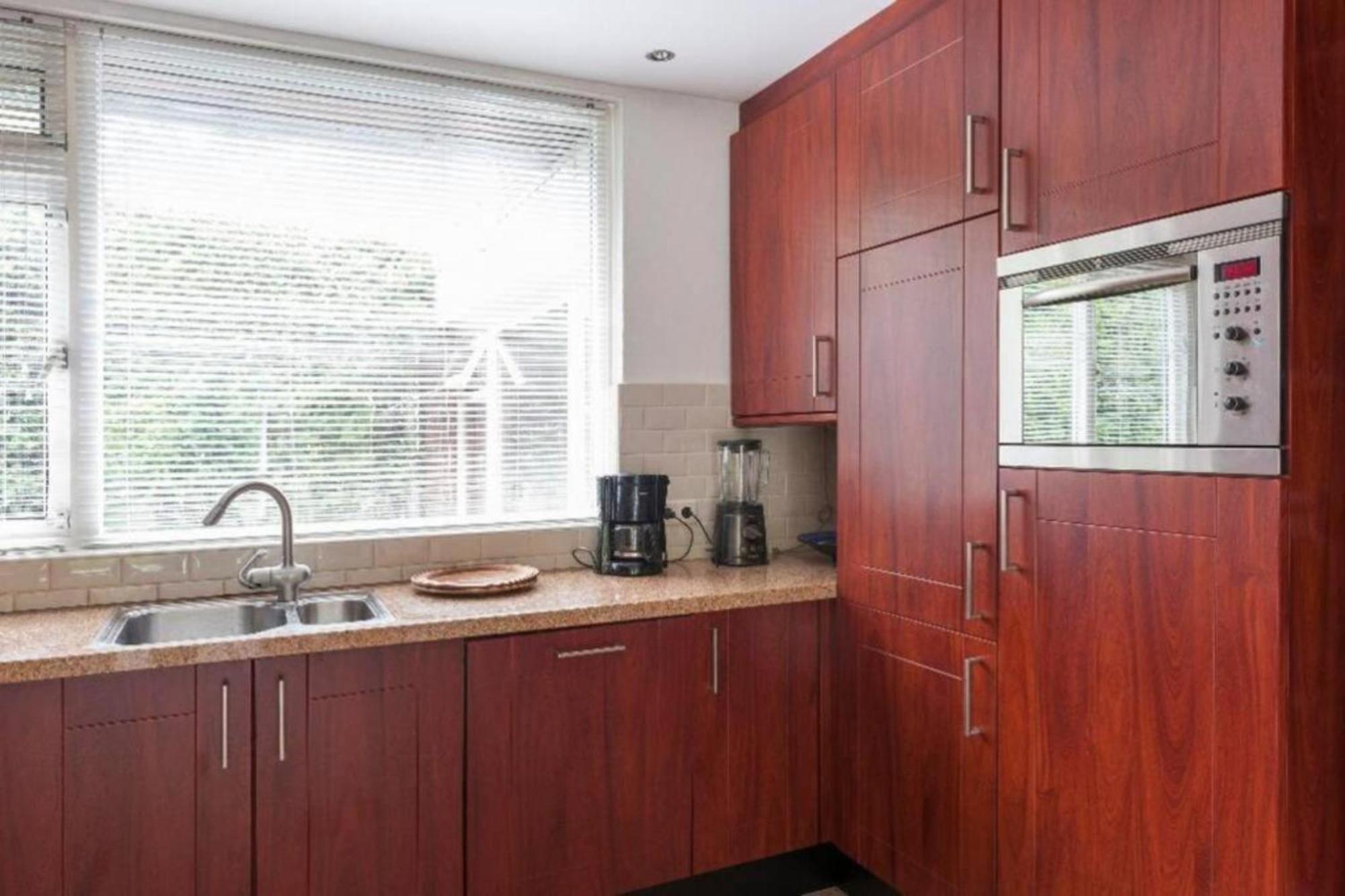 Ground Floor And Twin Bedroom In Luxurious Villa With Beautiful Garden Very Near Tue And Centre Eindhoven Ngoại thất bức ảnh